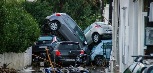 Rodos pod wodą. Zalane ulice, zakaz ruchu i uwięzieni ludzie