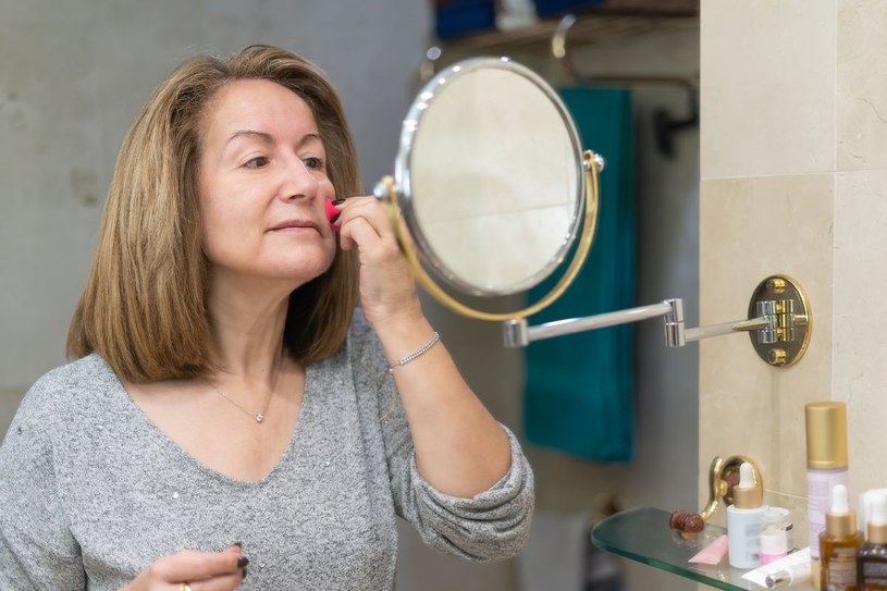 Kosmetyk, który postarza twarz. Zamiast pięknej cery, szara ze zmarszczkami