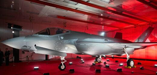 „Husarz” wzbił się w niebo. Historyczny lot testowy zakupionego przez Polskę myśliwca F-35A