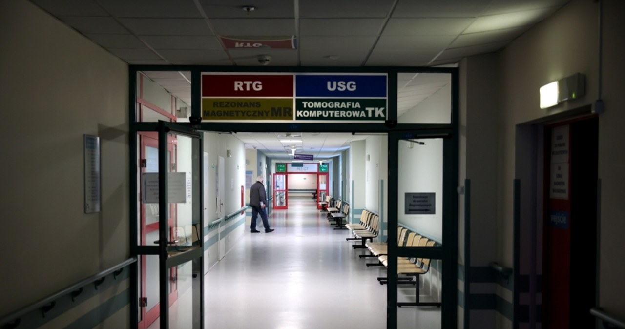 Szpitale wstrzymują podpisywanie nowych umów z NFZ