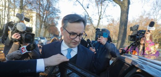 Zbigniew Ziobro już na komisji regulaminowej. Spóźnił się 20 minut