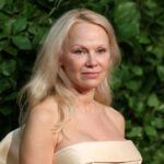 Pamela Anderson znów bez makijażu na Gotham Awards 2024. Aktorka olśniewa