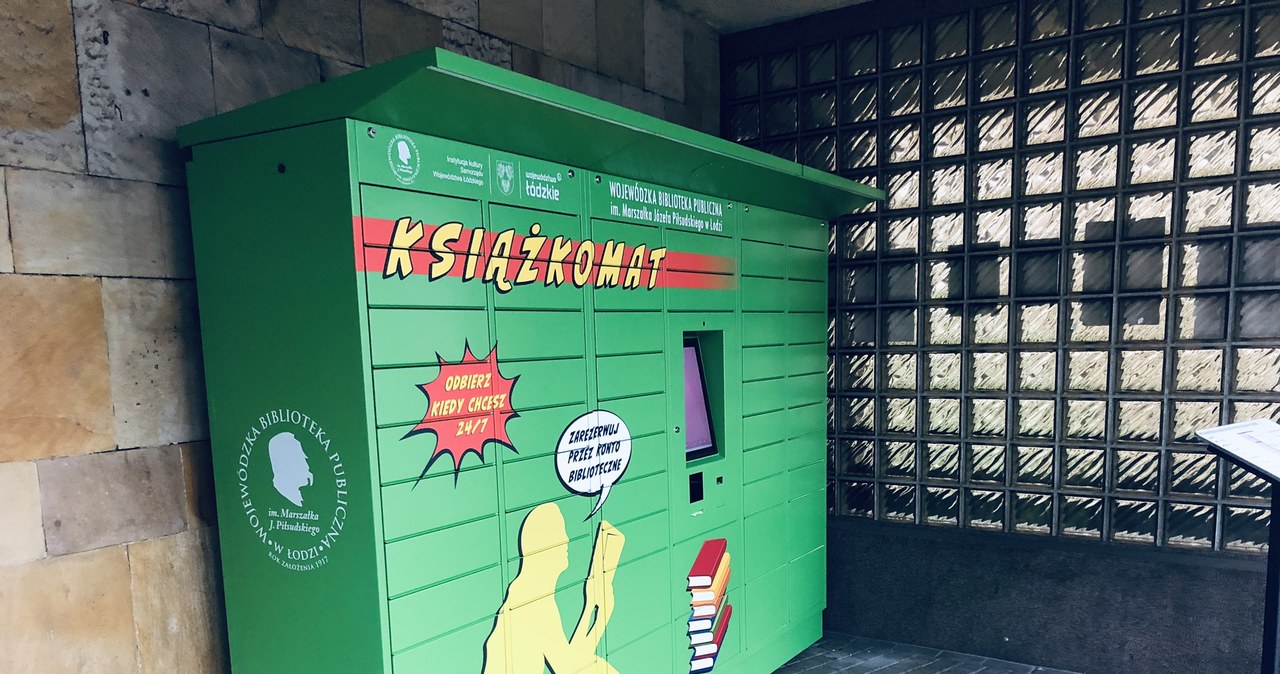 ​Zamów, odbierz, czytaj! Książkomat przed Wojewódzką Biblioteką w Łodzi zmienia zasady gry