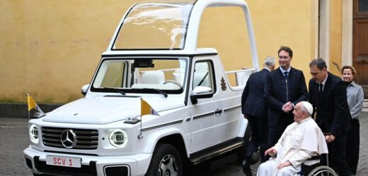Watykan zaprezentował nowy papamobile. Tak wygląda auto Franciszka