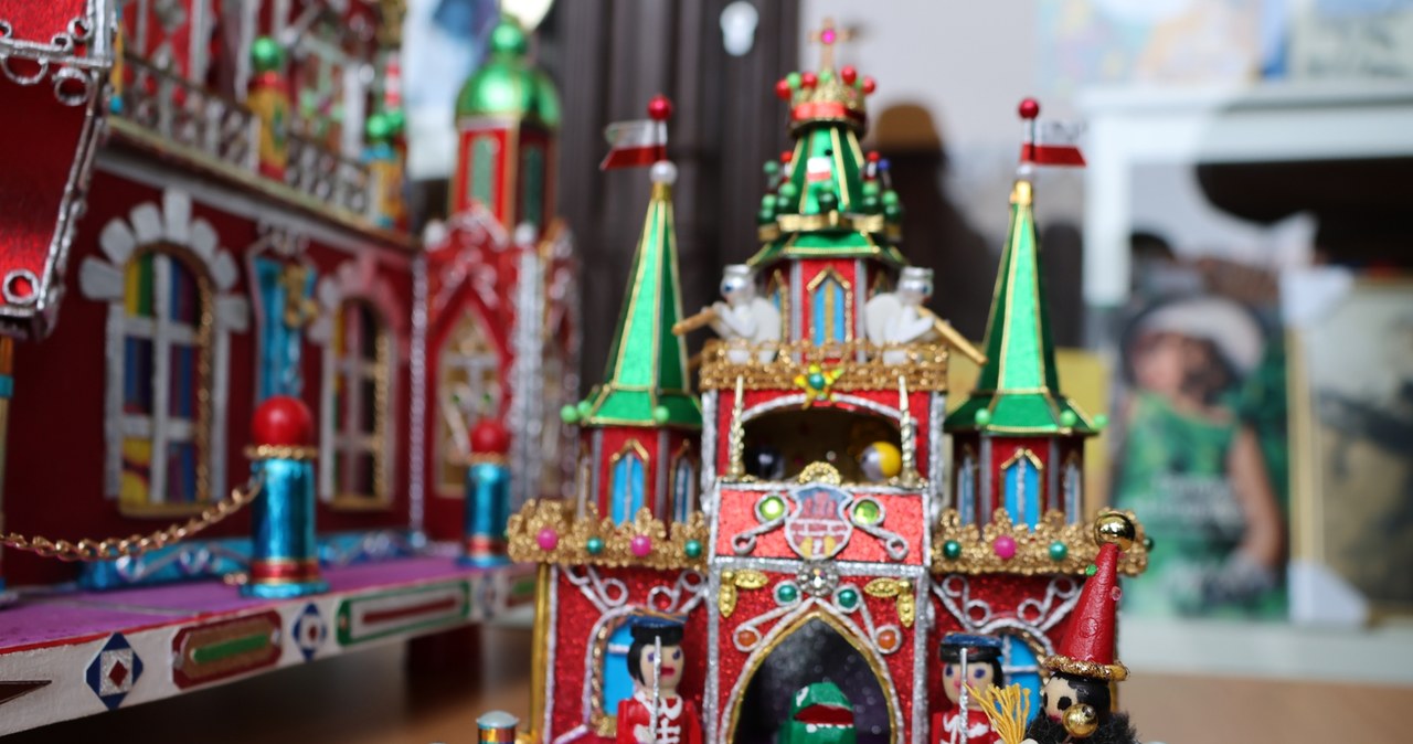 „Spacerem wokół szopki 2024”, czyli wyjątkowe arcydzieła na ulicach Krakowa