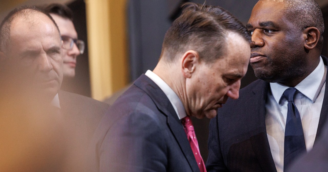 Sikorski przed obradami OBWE: Nie usiądę przy jednym stole z Ławrowem