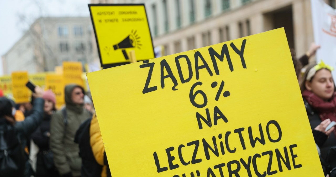 „Ta deklaracja nie uspokaja”. Psychiatrzy o zapewnieniach minister zdrowia ws. CZP i marsz w stolicy
