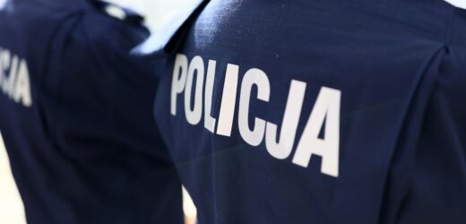 Dwóch policjantów wydalono ze służby w związku ze śmiercią mężczyzny