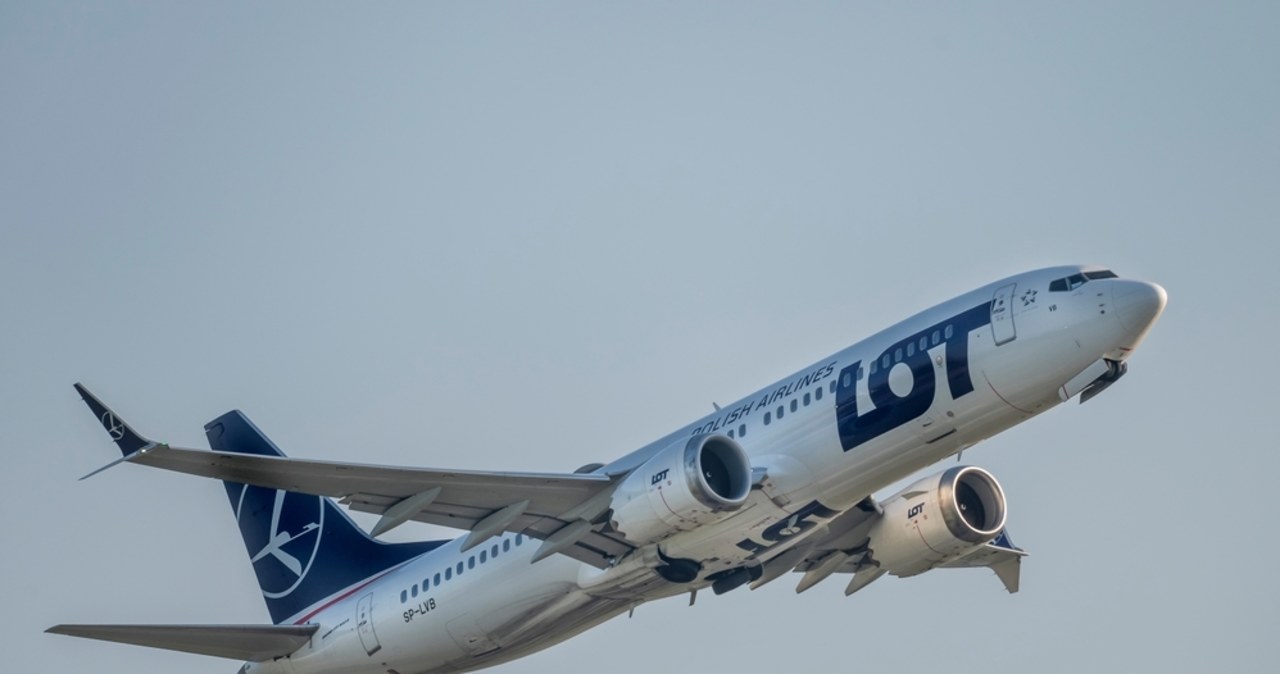 Samolot z Warszawy do Wrocławia zawrócony. Wykryto usterkę