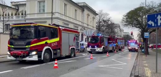 Ćwiczenia służb przy ambasadzie USA w Warszawie