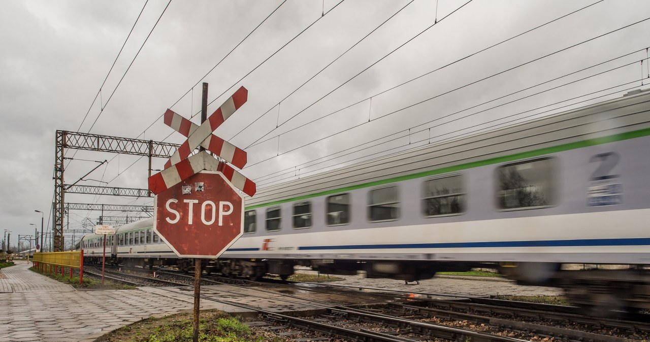 Świnoujście: Awaria na przejeździe kolejowym będzie usuwana do poniedziałku