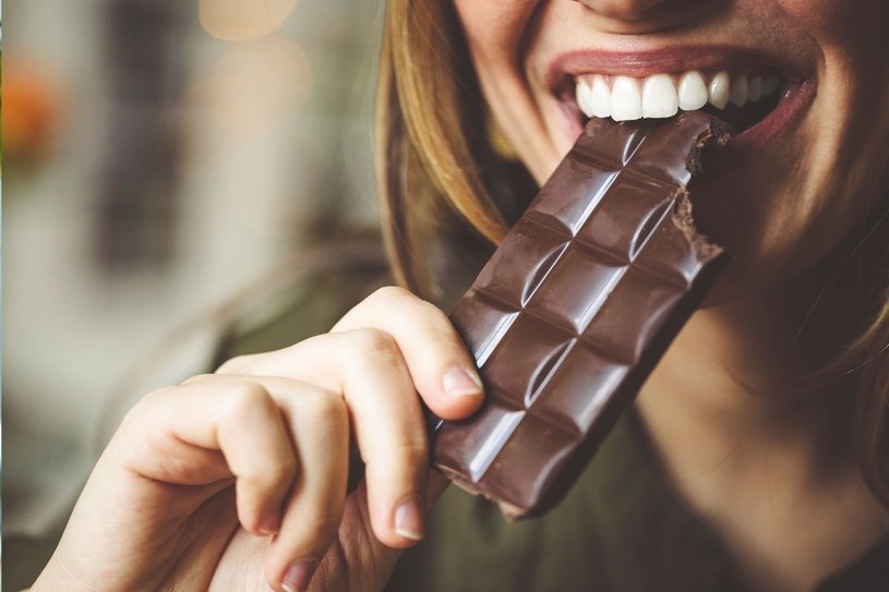 To oficjalne: można bezkarnie jeść czekoladę. Naukowcy dokładnie to zbadali