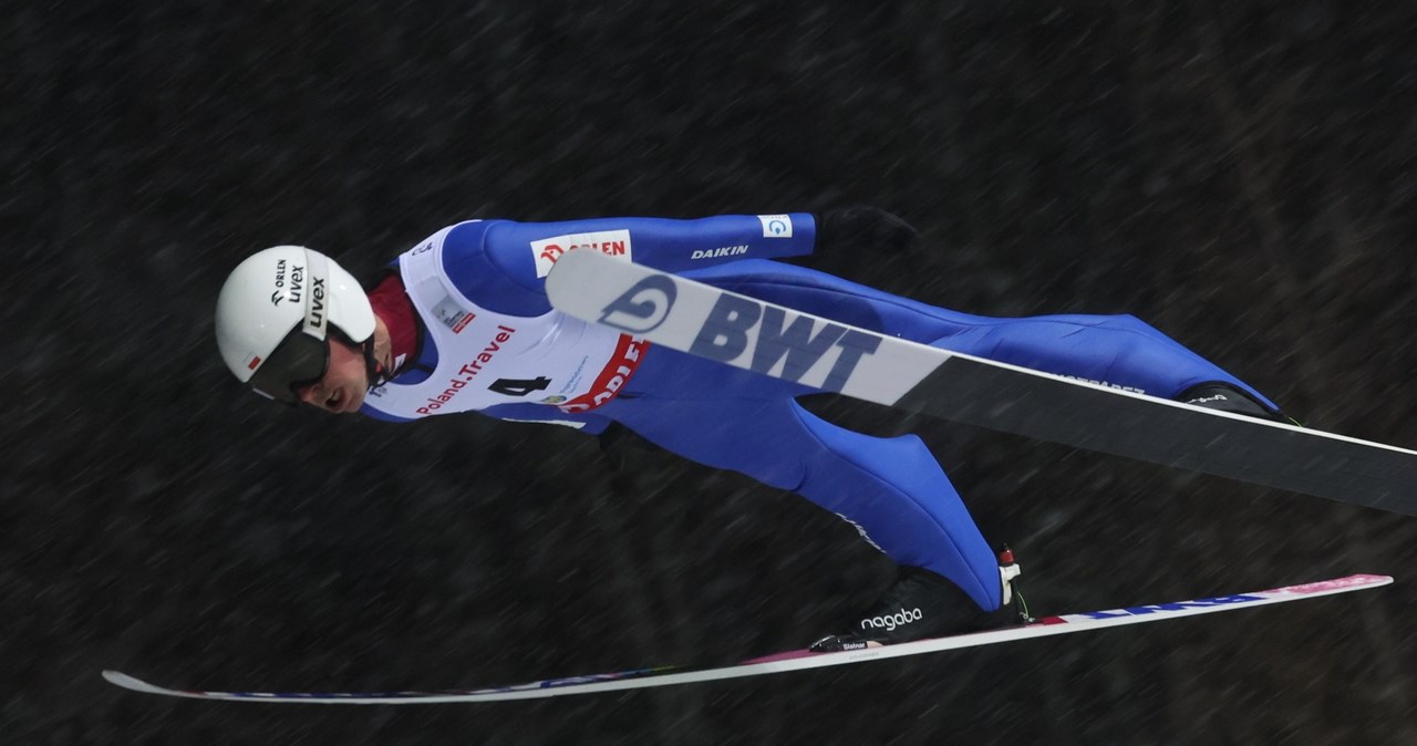 Wielkie skakanie w Wiśle rozpoczęte. Piotr Żyła przypomniał o sobie