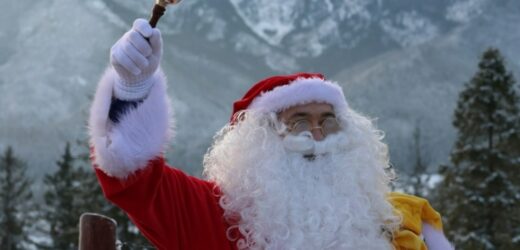 Parada Mikołajów a wieczorem wielka dyskoteka. Mikołaj w Mikołajkach