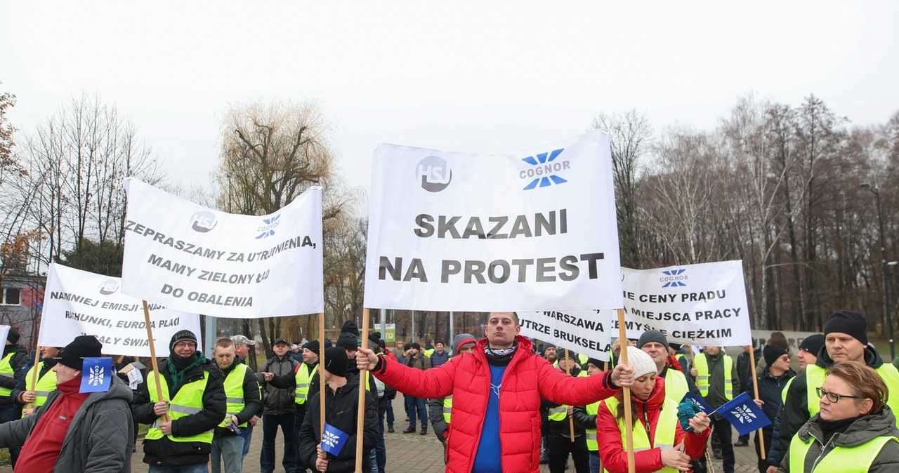 Manifestacja związkowców przed konwencją Koalicji Obywatelskiej