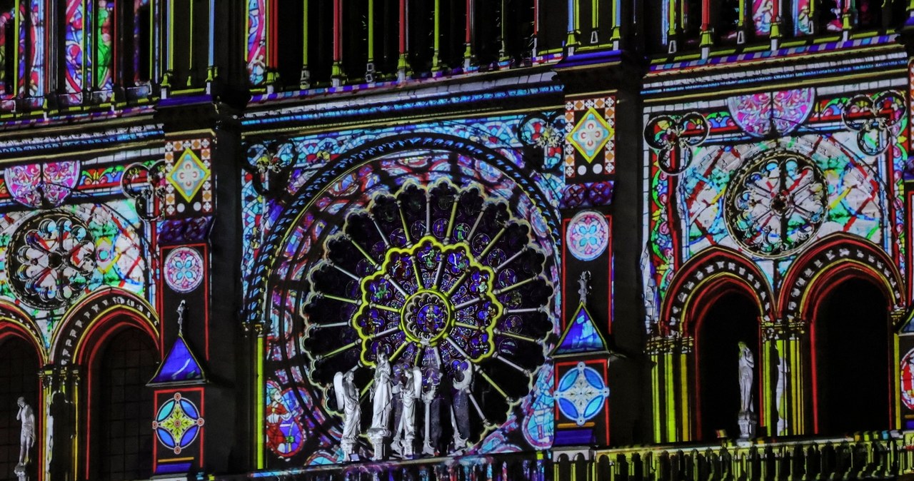 Condotta o otwarciu Notre Dame: Świątynia przeszła od ciemności ku światłości