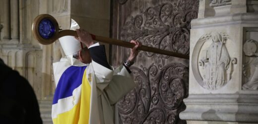 Otworzyły się drzwi katedry Notre Dame. Światowi przywódcy na ceremonii