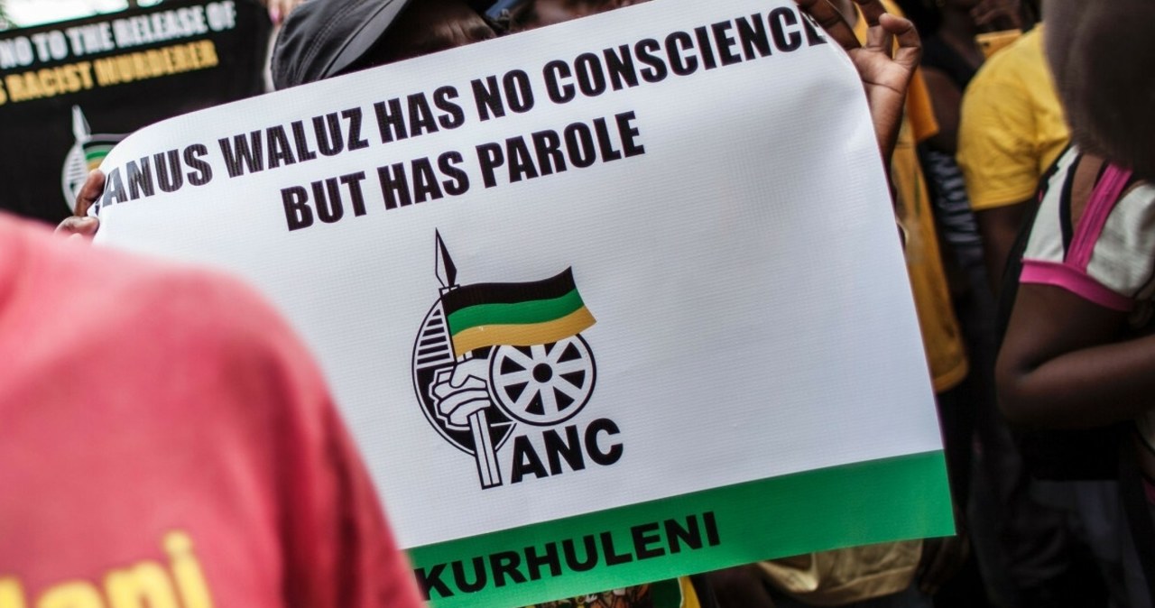 Janusz Waluś w Polsce. Rzecznik MSZ o kosztach jego transportu