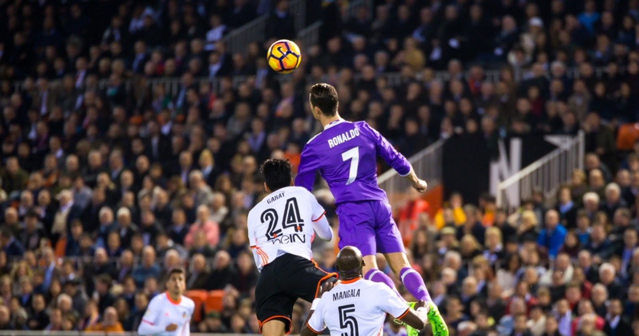 Groźne główki w piłce nożnej. „Opóźnione skutki uboczne”