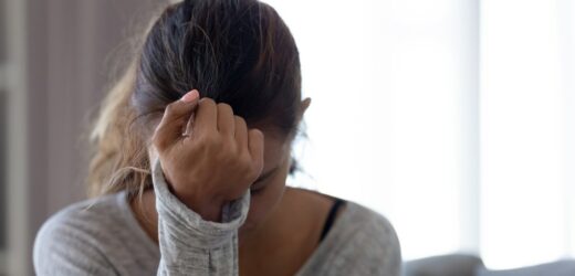 Dlaczego tak często zakładamy czarne scenariusze?