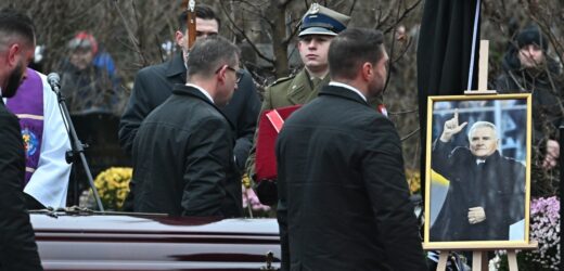 Lucjan Brychczy spoczął na Cmentarzu Wojskowym na Powązkach [ZDJĘCIA]