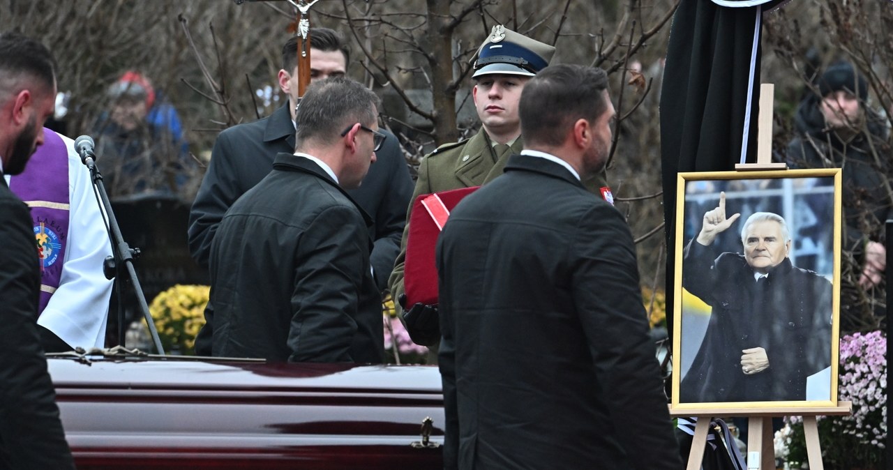 Lucjan Brychczy spoczął na Cmentarzu Wojskowym na Powązkach [ZDJĘCIA]