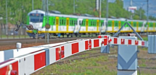 Awaryjne zamknięcie przejazdu kolejowego w Łodzi. Będą utrudnienia