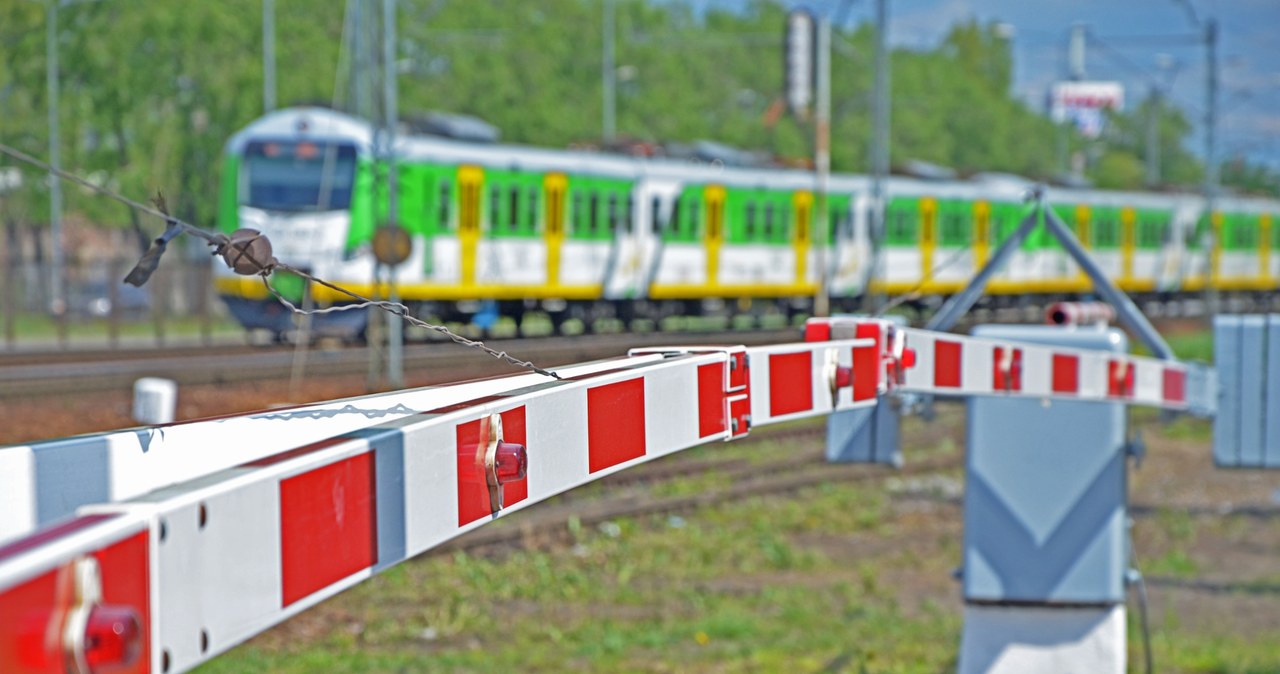 Awaryjne zamknięcie przejazdu kolejowego w Łodzi. Będą utrudnienia