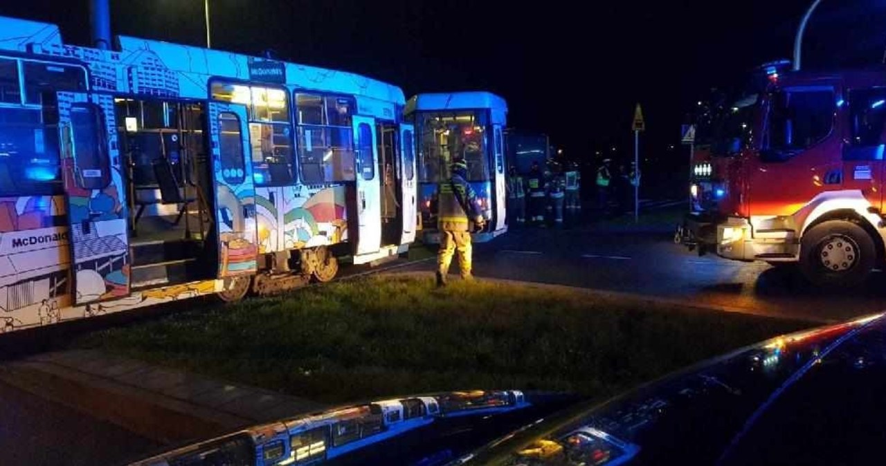 Zderzenie autobusu i tramwaju we Wrocławiu. Są ranni