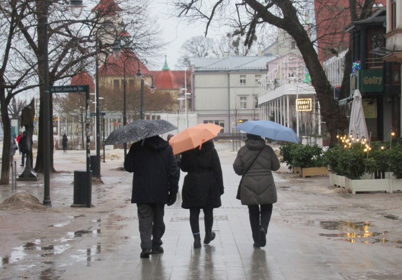 Zamiast śniegu deszcz, wichury i ocieplenie. Gwałtowna zmiana pogody przed świętami