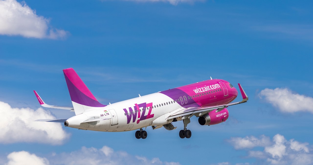 UOKiK wytoczył działa przeciwko liniom WizzAir. Chodzi m.in. o reklamacje bagażu