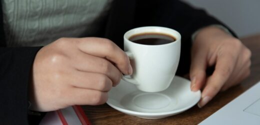 Dodaj dwie łyżeczki do kawy. Podkręcisz metabolizm i złagodzisz ból głowy