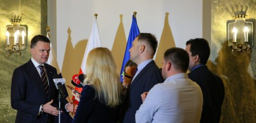 Trudna koalicja, ale z sukcesami. Hołownia podsumował rok rządów