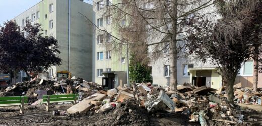 Burmistrz Głuchołaz: Wywieźliśmy ponad 20 tysięcy ton popowodziowych śmieci