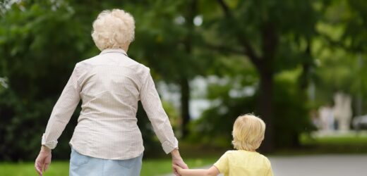 Babcia odebrała ze szkoły obce dziecko. Zaprowadziła je na trening