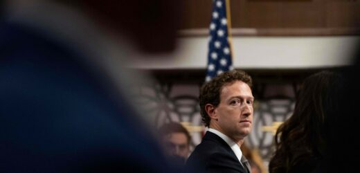 Milion dolarów od Zuckerberga dla Trumpa. W cenie kolacja i udział w ceremonii