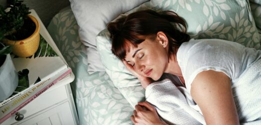 Czemu głęboki sen tak dobrze wpływa na pamięć?