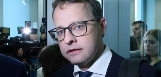 Marcin Romanowski poszukiwany listem gończym