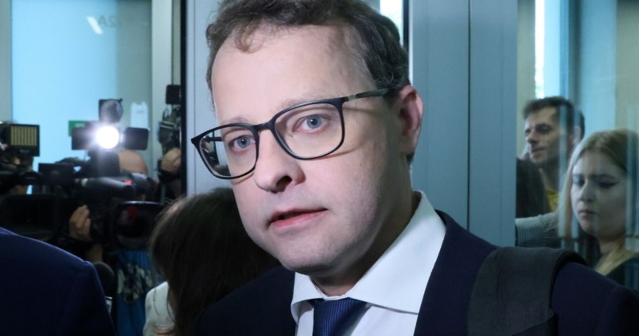 Marcin Romanowski poszukiwany listem gończym