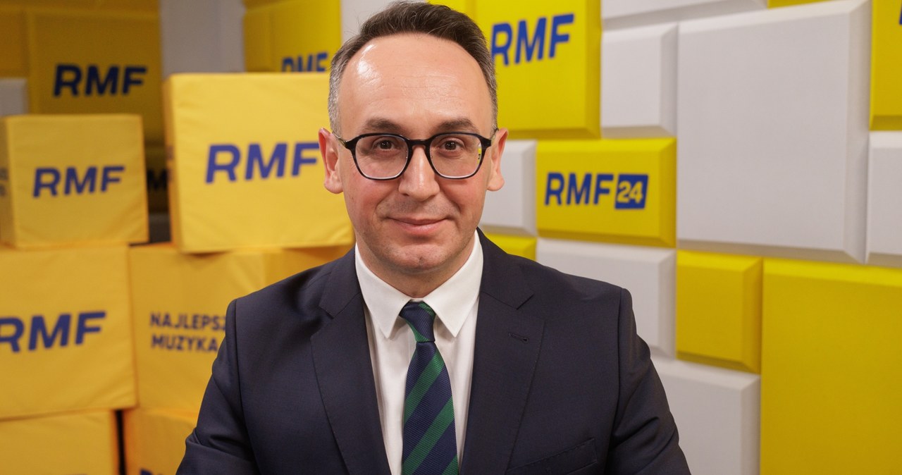 „Raz chcieli go zabrać lektyką, raz karetą”. Klimczak zdradza, jak PiS kusiło prezesa PSL