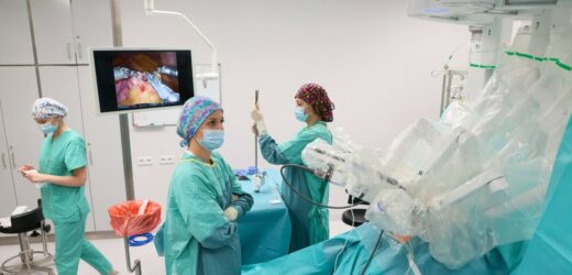 Rok rządu. Prezes NIL: Trójka z plusem za pracę w temacie ochrony zdrowia