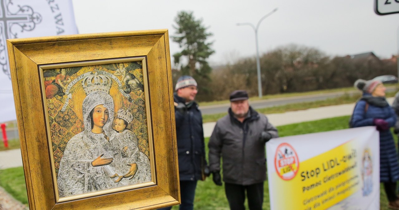 ​Protesty przed sklepami Lidl. „Gietrzwałd dla pielgrzymów”