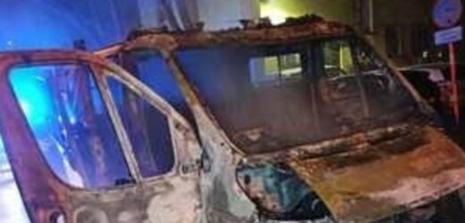 Podpalił policyjny radiowóz. Sprawcę odnalazł pies