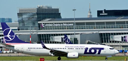 Awaryjne lądowanie na lotnisku w Warszawie