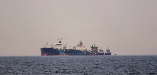 Dwa rosyjskie tankowce złamały się na pół. Przewoziły 4 tys. ton mazutu