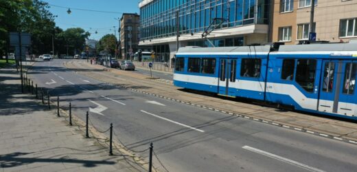 Od soboty tramwaje i autobusy wracają na Zwierzyniecką i Kościuszki