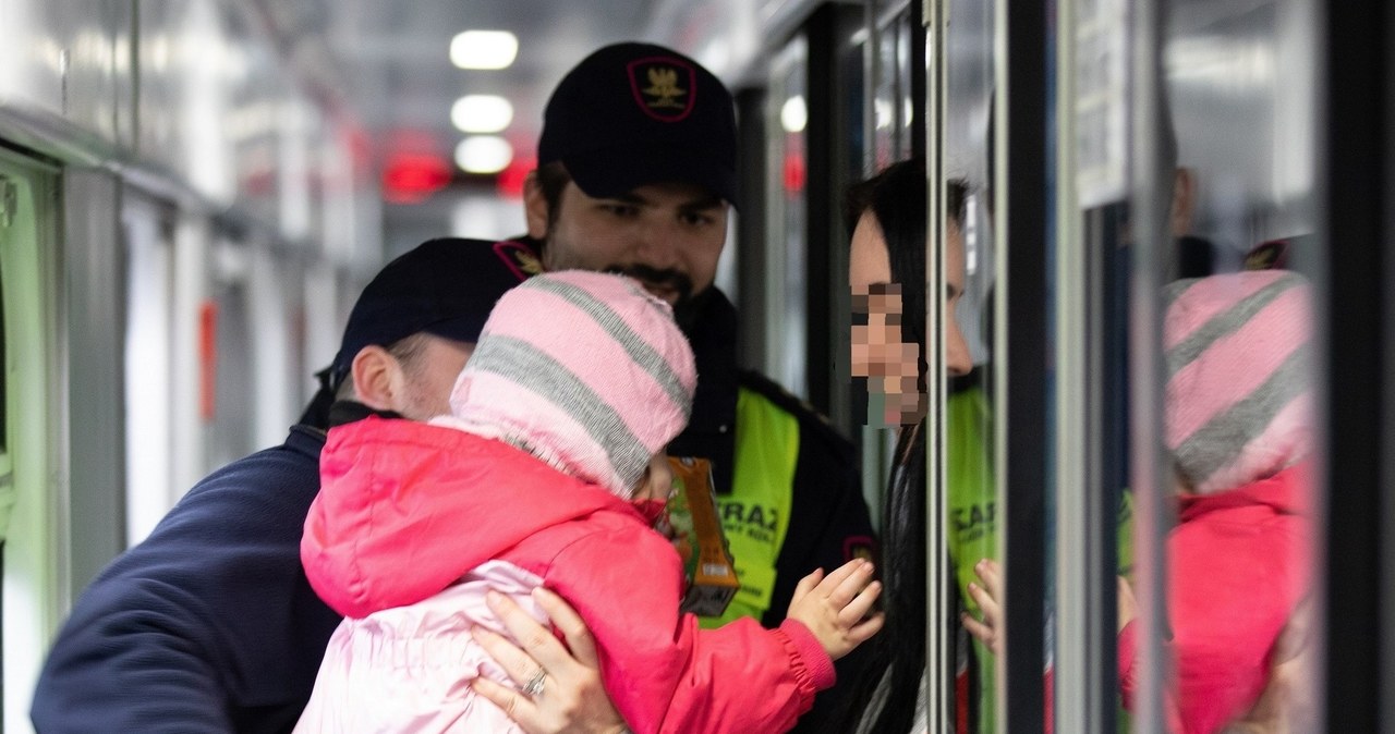 Dziecko odjechało pociągiem bez matki. Wstrząsające zdarzenie na Śląsku