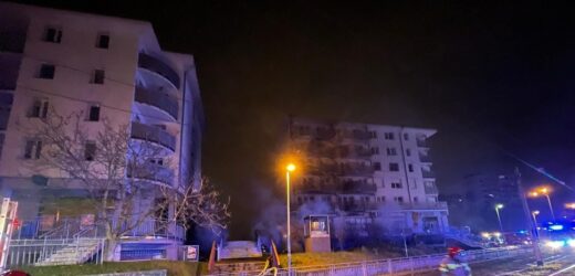 Pożar w garażu podziemnym we Wrocławiu. Spłonęło 8 aut