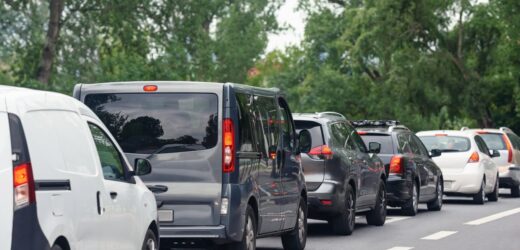 Dobre wiadomości dla kierowców. Przed świętami taniej na stacjach paliw