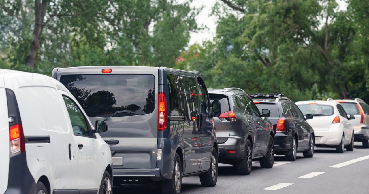 Dobre wiadomości dla kierowców. Przed świętami taniej na stacjach paliw